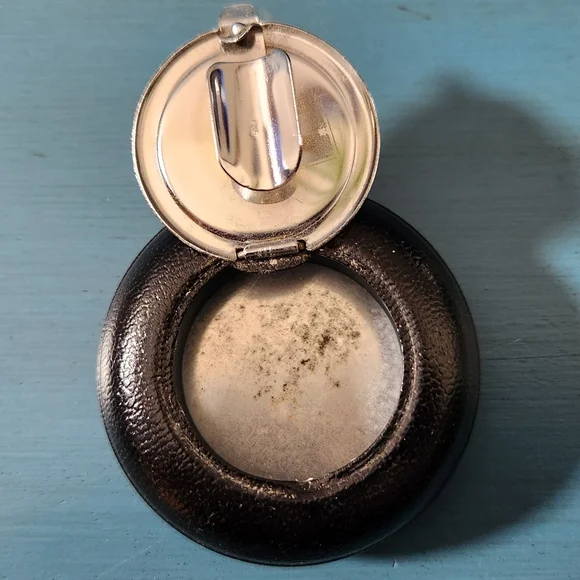 Vintage Pocket Ashtray - Picture 6 of 9